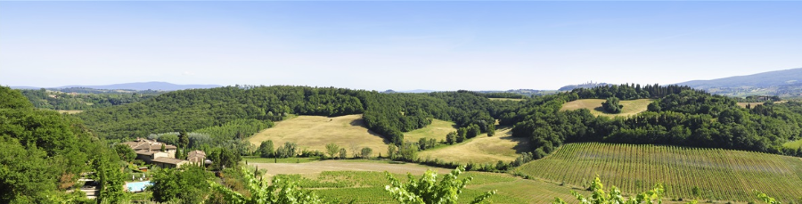 San Gimignano is one of the most famous cities in Tuscany. Stay with us!